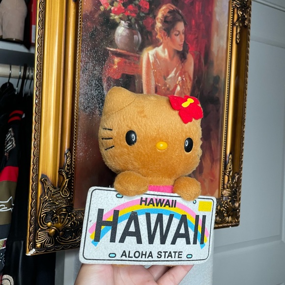 Brand new hello kitty from Hawaii - Picture 3 of 7